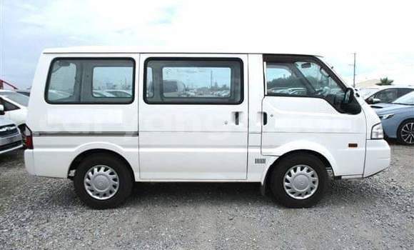 Acheter Occasion Voiture Mazda Bongo Blanc à Lilongwe, Malawi Acheter Occasion Voiture Mazda Bongo Blanc à Lilongwe, Malawi