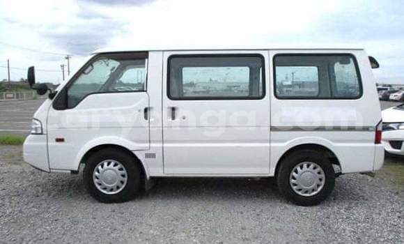 Acheter Occasion Voiture Mazda Bongo Blanc à Lilongwe, Malawi Acheter Occasion Voiture Mazda Bongo Blanc à Lilongwe, Malawi