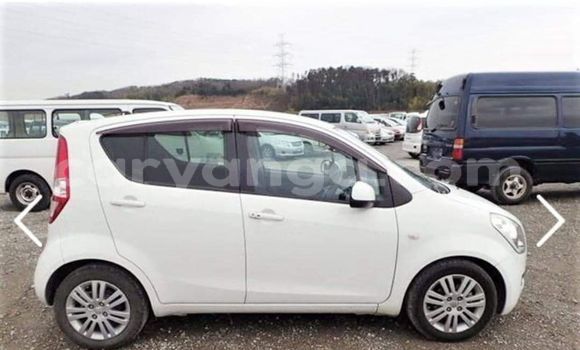 Acheter Occasion Voiture Suzuki Splash Blanc à Lilongwe, Malawi Acheter Occasion Voiture Suzuki Splash Blanc à Lilongwe, Malawi