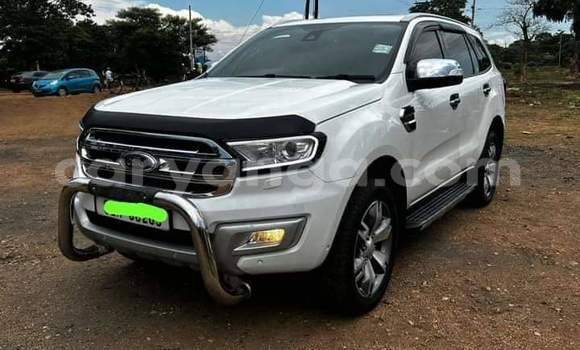 Acheter Occasion Voiture Ford Everest Blanc à Lilongwe, Malawi