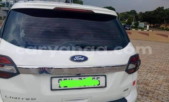 Acheter Occasion Voiture Ford Everest Blanc à Lilongwe, Malawi Acheter Occasion Voiture Ford Everest Blanc à Lilongwe, Malawi