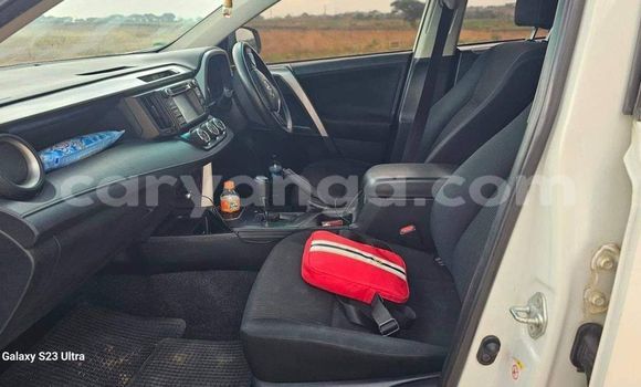 Acheter Occasion Voiture Toyota RAV4 Blanc à Lilongwe, Malawi Acheter Occasion Voiture Toyota RAV4 Blanc à Lilongwe, Malawi