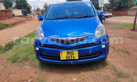 Buy Used Toyota Ractis Blue Car in Lilongwe in Malawi