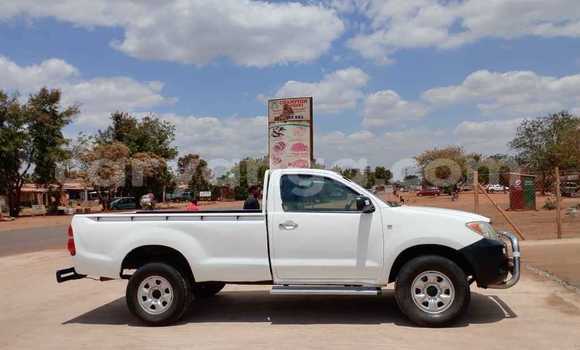 Buy Used Toyota Hilux White Car in Lilongwe in Malawi Buy Used Toyota Hilux White Car in Lilongwe in Malawi