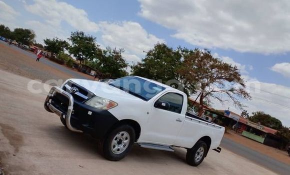 Buy Used Toyota Hilux White Car in Lilongwe in Malawi Buy Used Toyota Hilux White Car in Lilongwe in Malawi