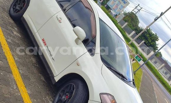 Buy Used Nissan Tilda White Car in Chipoka in Dedza Buy Used Nissan Tilda White Car in Chipoka in Dedza