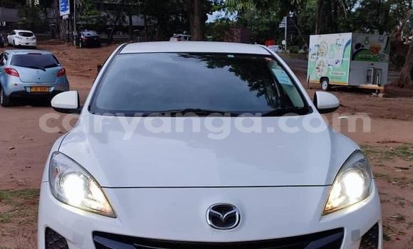 Buy Used Mazda Axela White Car in Chilumba in Karonga Buy Used Mazda Axela White Car in Chilumba in Karonga