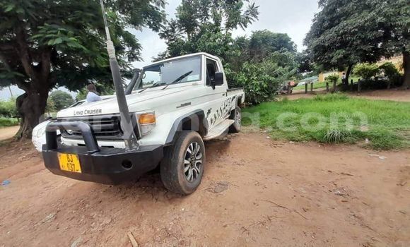 Buy Used Toyota Land Cruiser White Car in Lilongwe in Malawi Buy Used Toyota Land Cruiser White Car in Lilongwe in Malawi
