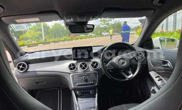 Buy Used Mercedes‒Benz CL–Class White Car in Chipoka in Dedza Buy Used Mercedes‒Benz CL–Class White Car in Chipoka in Dedza