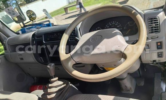 Buy Used Toyota Dyna White Truck in Chipoka in Dedza Buy Used Toyota Dyna White Truck in Chipoka in Dedza
