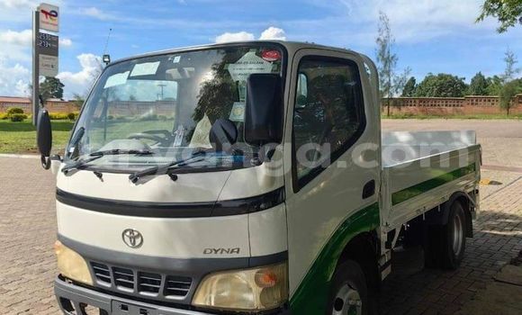 Buy Used Toyota Dyna White Truck in Chipoka in Dedza Buy Used Toyota Dyna White Truck in Chipoka in Dedza