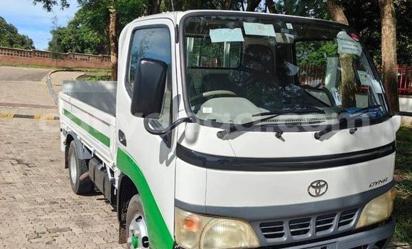 Buy Used Toyota Dyna White Truck in Chipoka in Dedza Buy Used Toyota Dyna White Truck in Chipoka in Dedza