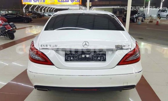 Buy Import Mercedes‒Benz 190 (W201) White Car in Import - Dubai in Malawi Buy Import Mercedes‒Benz 190 (W201) White Car in Import - Dubai in Malawi
