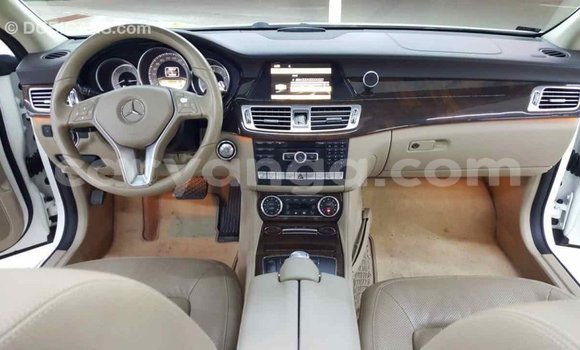 Buy Import Mercedes‒Benz 190 (W201) White Car in Import - Dubai in Malawi Buy Import Mercedes‒Benz 190 (W201) White Car in Import - Dubai in Malawi