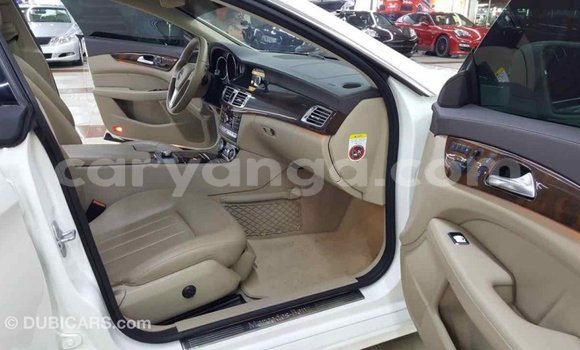 Buy Import Mercedes‒Benz 190 (W201) White Car in Import - Dubai in Malawi Buy Import Mercedes‒Benz 190 (W201) White Car in Import - Dubai in Malawi