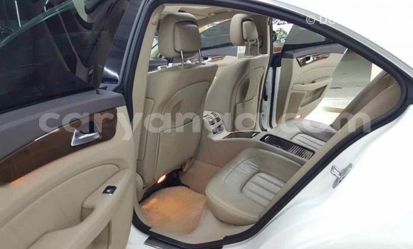 Buy Import Mercedes‒Benz 190 (W201) White Car in Import - Dubai in Malawi Buy Import Mercedes‒Benz 190 (W201) White Car in Import - Dubai in Malawi
