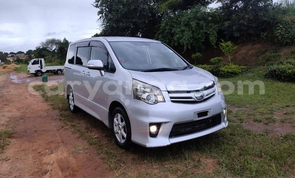 Acheter Occasion Voiture Toyota Noah Autre à Blantyre, Malawi Acheter Occasion Voiture Toyota Noah Autre à Blantyre, Malawi