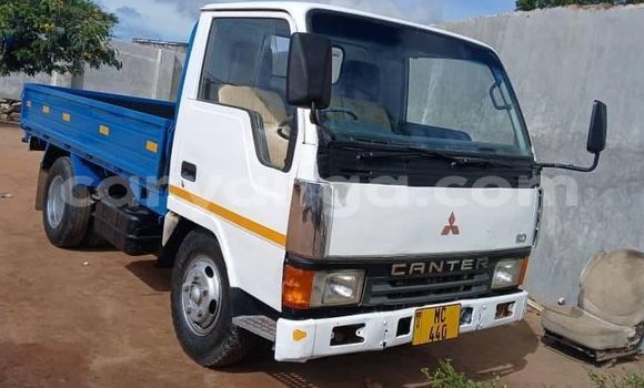 Buy Used Mitsubishi L400 White Truck in Chipoka in Dedza