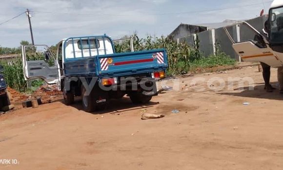 Buy Used Mitsubishi L400 White Truck in Chipoka in Dedza Buy Used Mitsubishi L400 White Truck in Chipoka in Dedza