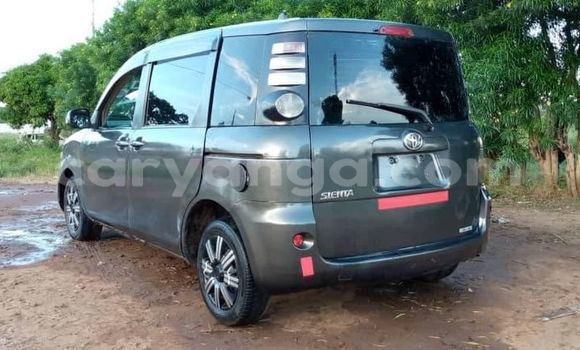 Buy Used Toyota Sienta Other Car in Chilumba in Karonga Buy Used Toyota Sienta Other Car in Chilumba in Karonga