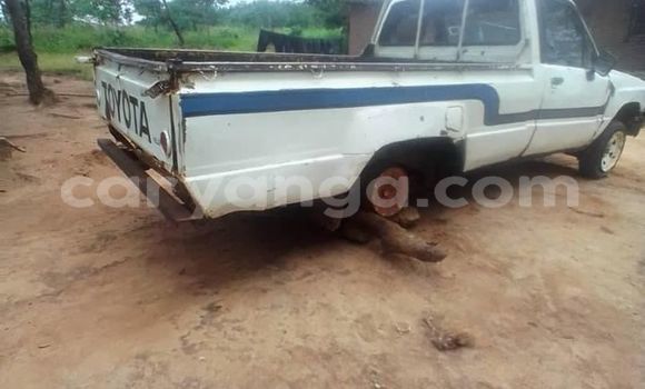 Buy Used Toyota Hilux White Car in Chilumba in Karonga Buy Used Toyota Hilux White Car in Chilumba in Karonga