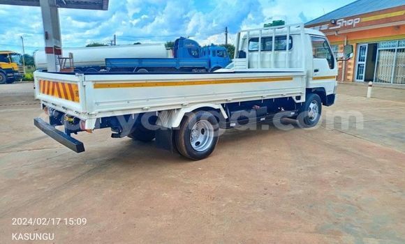 Buy Used Toyota Dyna White Truck in Chipoka in Dedza Buy Used Toyota Dyna White Truck in Chipoka in Dedza