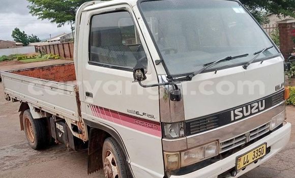 Buy Used Isuzu TF (Pickup) White Car in Chilumba in Karonga Buy Used Isuzu TF (Pickup) White Car in Chilumba in Karonga