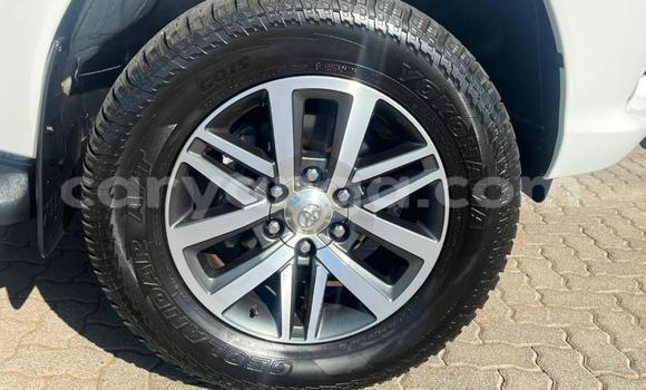 Nunua Ilio tumika Toyota Hilux White Gari ndani ya Blantyre nchini Malawi Nunua Ilio tumika Toyota Hilux White Gari ndani ya Blantyre nchini Malawi