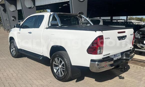 Nunua Ilio tumika Toyota Hilux White Gari ndani ya Blantyre nchini Malawi Nunua Ilio tumika Toyota Hilux White Gari ndani ya Blantyre nchini Malawi