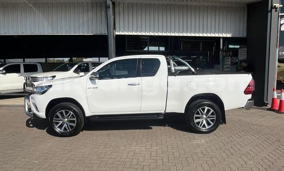 Nunua Ilio tumika Toyota Hilux White Gari ndani ya Blantyre nchini Malawi Nunua Ilio tumika Toyota Hilux White Gari ndani ya Blantyre nchini Malawi
