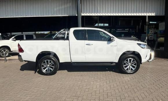 Nunua Ilio tumika Toyota Hilux White Gari ndani ya Blantyre nchini Malawi Nunua Ilio tumika Toyota Hilux White Gari ndani ya Blantyre nchini Malawi
