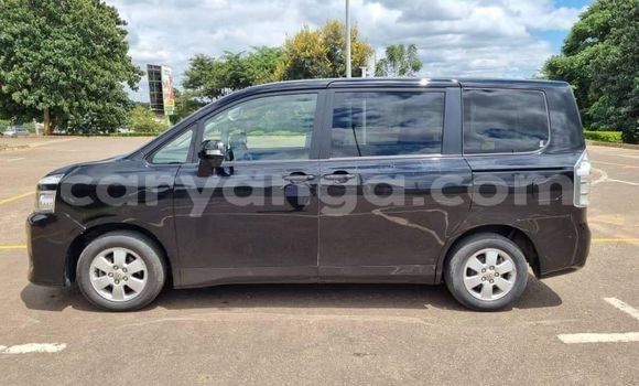 Acheter Occasion Voiture Toyota Voxy Noir à Chipoka, Dedza Acheter Occasion Voiture Toyota Voxy Noir à Chipoka, Dedza