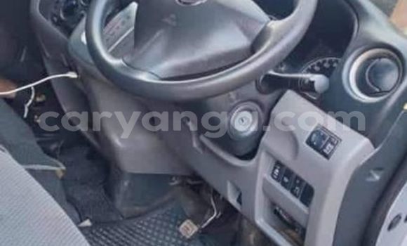 Acheter Occasion Voiture Nissan Navara Blanc à Chilumba, Karonga Acheter Occasion Voiture Nissan Navara Blanc à Chilumba, Karonga