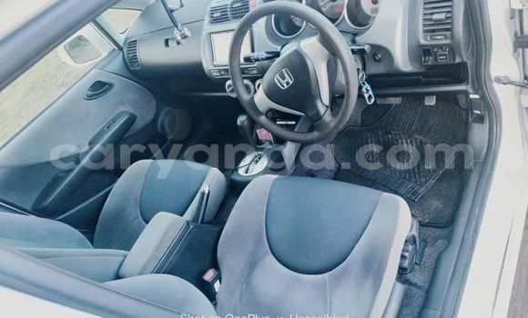 Acheter Occasion Voiture Honda FIT Blanc à Chilumba, Karonga Acheter Occasion Voiture Honda FIT Blanc à Chilumba, Karonga