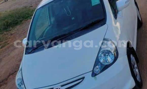 Acheter Occasion Voiture Honda FIT Blanc à Chilumba, Karonga Acheter Occasion Voiture Honda FIT Blanc à Chilumba, Karonga