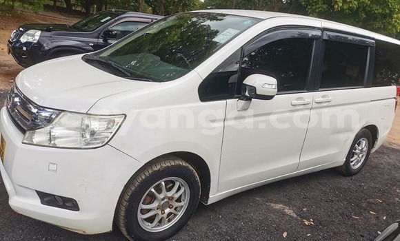 Buy Used Honda Stepwgn White Car in Chipoka in Dedza Buy Used Honda Stepwgn White Car in Chipoka in Dedza