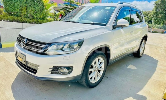 Buy Used Volkswagen Tiguan White Car in Chipoka in Dedza Buy Used Volkswagen Tiguan White Car in Chipoka in Dedza