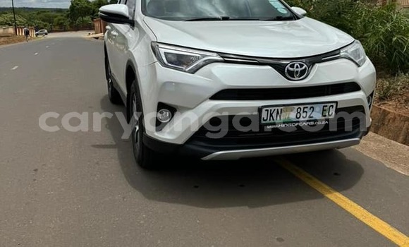 Nunua Ilio tumika Toyota RAV4 White Gari ndani ya Chikwawa nchini Chikwawa Nunua Ilio tumika Toyota RAV4 White Gari ndani ya Chikwawa nchini Chikwawa