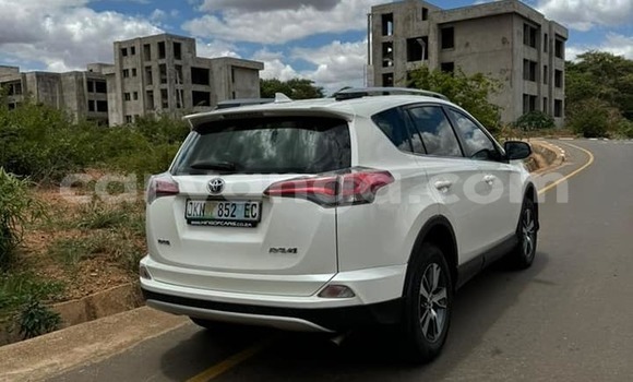 Nunua Ilio tumika Toyota RAV4 White Gari ndani ya Chikwawa nchini Chikwawa Nunua Ilio tumika Toyota RAV4 White Gari ndani ya Chikwawa nchini Chikwawa