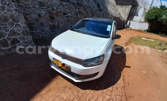 Nunua Ilio tumika Volkswagen Polo White Gari ndani ya Chipoka nchini Dedza Nunua Ilio tumika Volkswagen Polo White Gari ndani ya Chipoka nchini Dedza