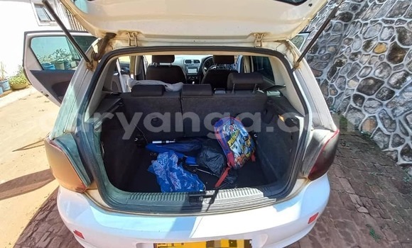 Nunua Ilio tumika Volkswagen Polo White Gari ndani ya Chipoka nchini Dedza Nunua Ilio tumika Volkswagen Polo White Gari ndani ya Chipoka nchini Dedza