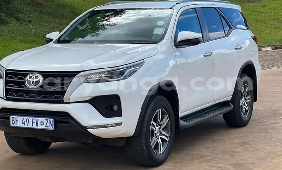 Buy Used Toyota Fortuner White Car in Chiradzulu in Chiradzulu Buy Used Toyota Fortuner White Car in Chiradzulu in Chiradzulu