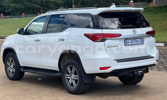Buy Used Toyota Fortuner White Car in Chiradzulu in Chiradzulu Buy Used Toyota Fortuner White Car in Chiradzulu in Chiradzulu