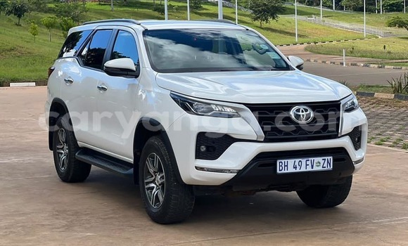 Buy Used Toyota Fortuner White Car in Chiradzulu in Chiradzulu Buy Used Toyota Fortuner White Car in Chiradzulu in Chiradzulu