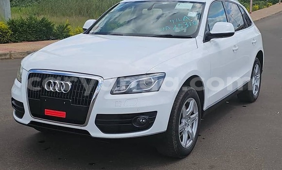 Buy Used Audi Q5 White Car in Chilumba in Karonga