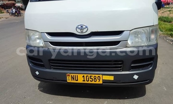 Nunua Ilio tumika Toyota Hiace White Gari ndani ya Chilumba nchini Karonga Nunua Ilio tumika Toyota Hiace White Gari ndani ya Chilumba nchini Karonga