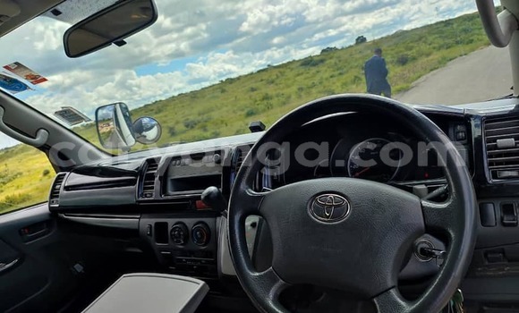 Nunua Ilio tumika Toyota Hiace White Gari ndani ya Chilumba nchini Karonga Nunua Ilio tumika Toyota Hiace White Gari ndani ya Chilumba nchini Karonga