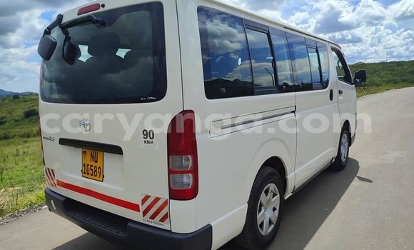 Nunua Ilio tumika Toyota Hiace White Gari ndani ya Chilumba nchini Karonga Nunua Ilio tumika Toyota Hiace White Gari ndani ya Chilumba nchini Karonga