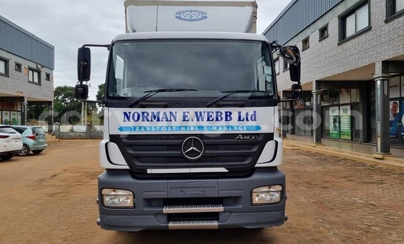 Buy Used Mercedes‒Benz 117 White Truck in Chikwawa in Chikwawa