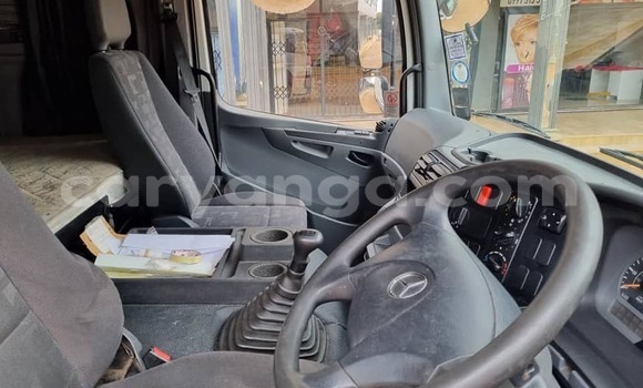 Nunua Ilio tumika Mercedes‒Benz 117 White Lori ndani ya Chikwawa nchini Chikwawa Nunua Ilio tumika Mercedes‒Benz 117 White Lori ndani ya Chikwawa nchini Chikwawa